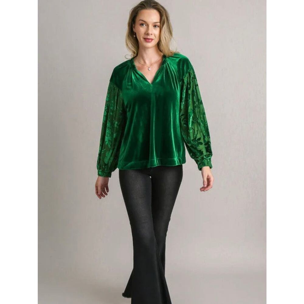Umgee NWT Women’s Green Burnout Velvet Blouse Top size Small